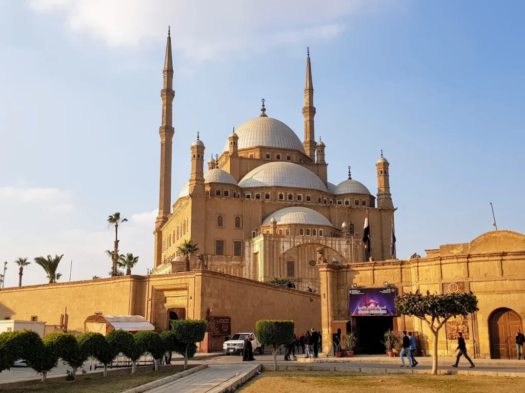 جولة ساحرة في قلعة صلاح الدين ومسجد محمد علي مع تريند أم الدنيا مصر للسياحة