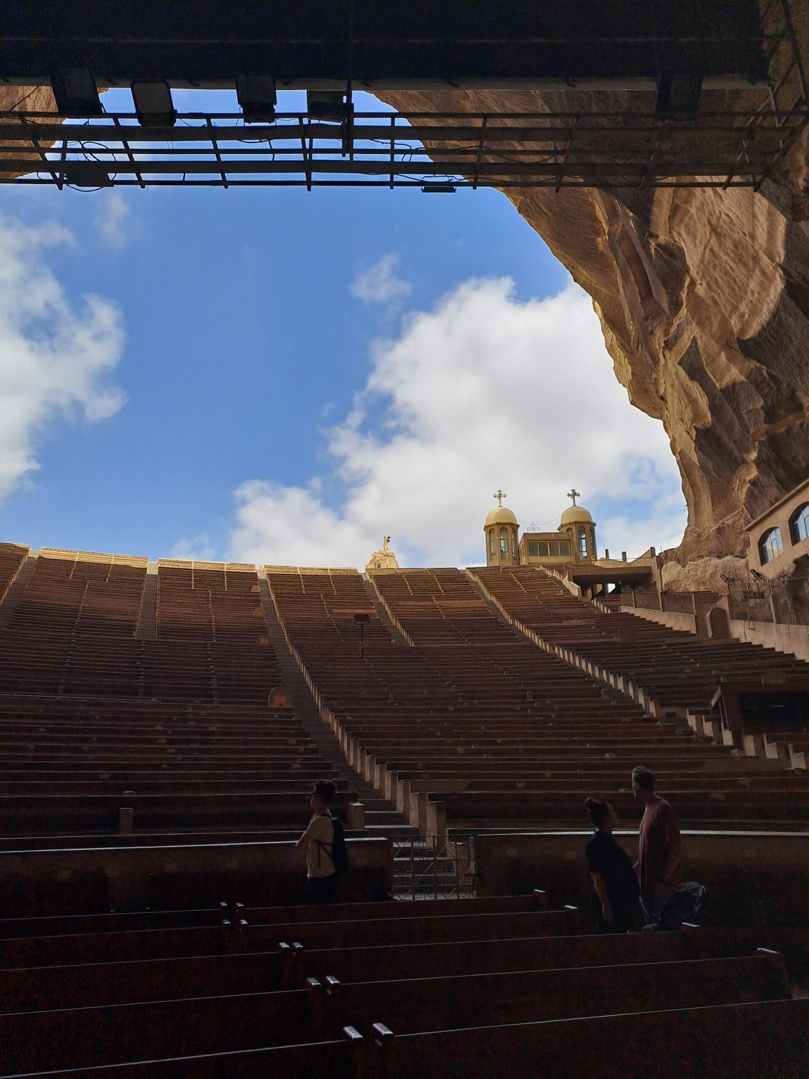 كنيسة القديس سمعان الخراز بحى الزباليين